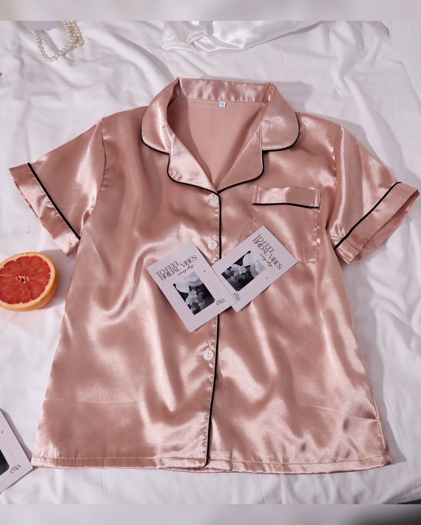 Conjunto de pijama de satén para novia de manga corta y pantalones cortos