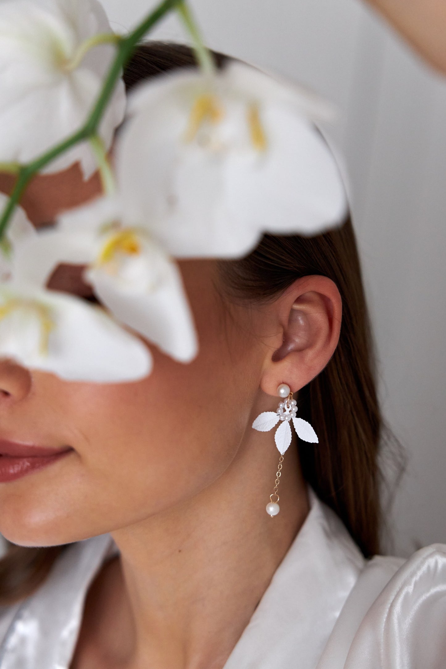 Pendientes largos con hoja asimétrica para novia