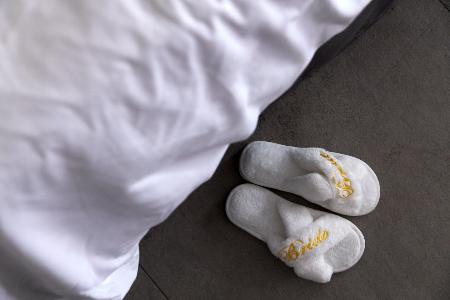 Zapatillas de casa para novia con bordado - blanco