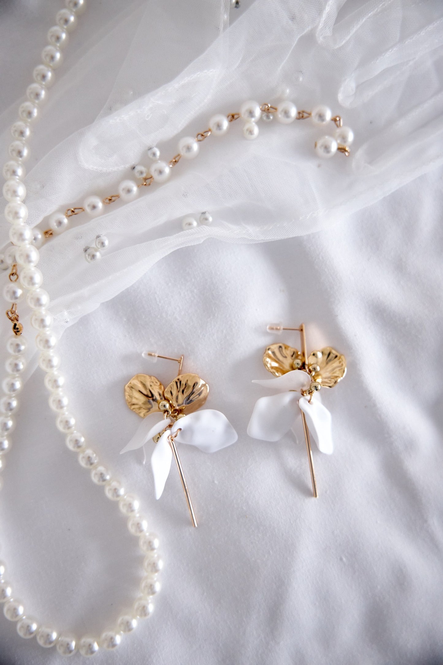 Pendientes con forma de pétalos de flores y hoja para novia