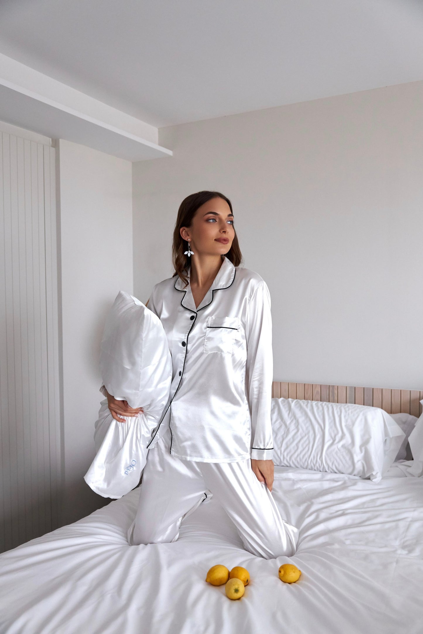 Conjunto de pijama de satén para novia de manga larga