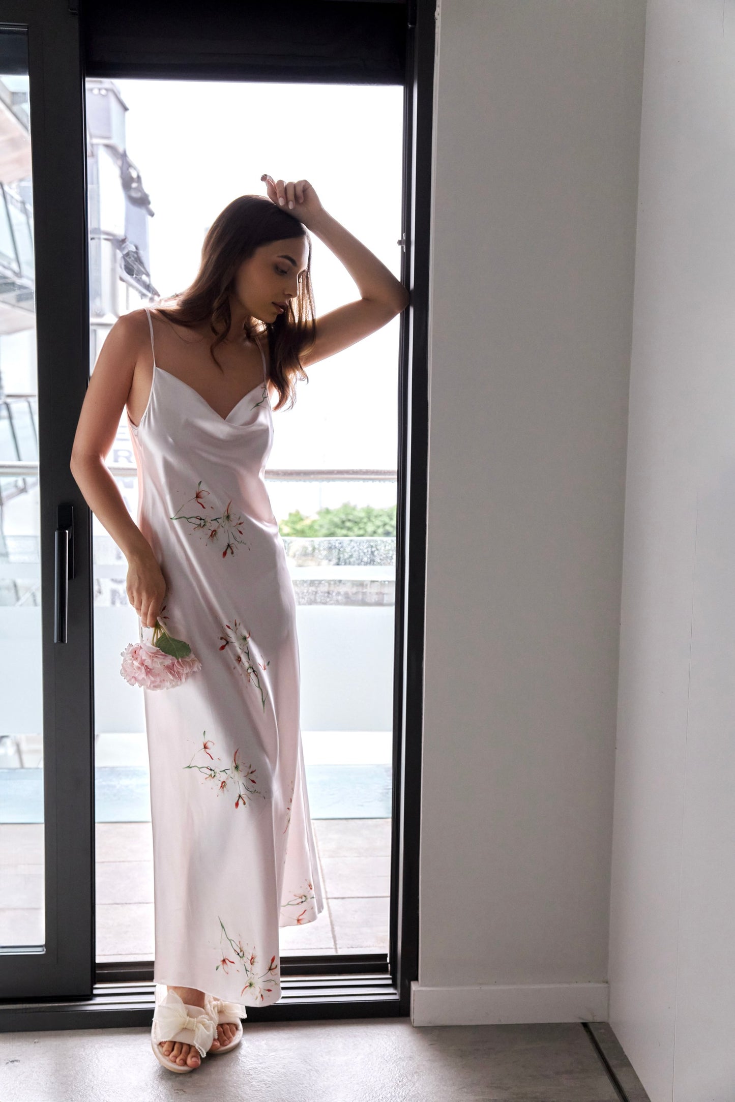 Camisón de satén para novia largo con Flores